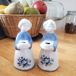 Ceramic Bleu And White floral painted candle holders set